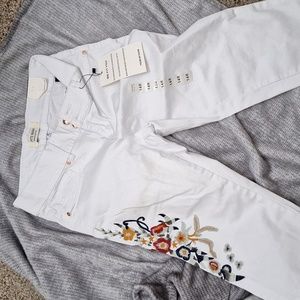 White embroidery Denim jeans